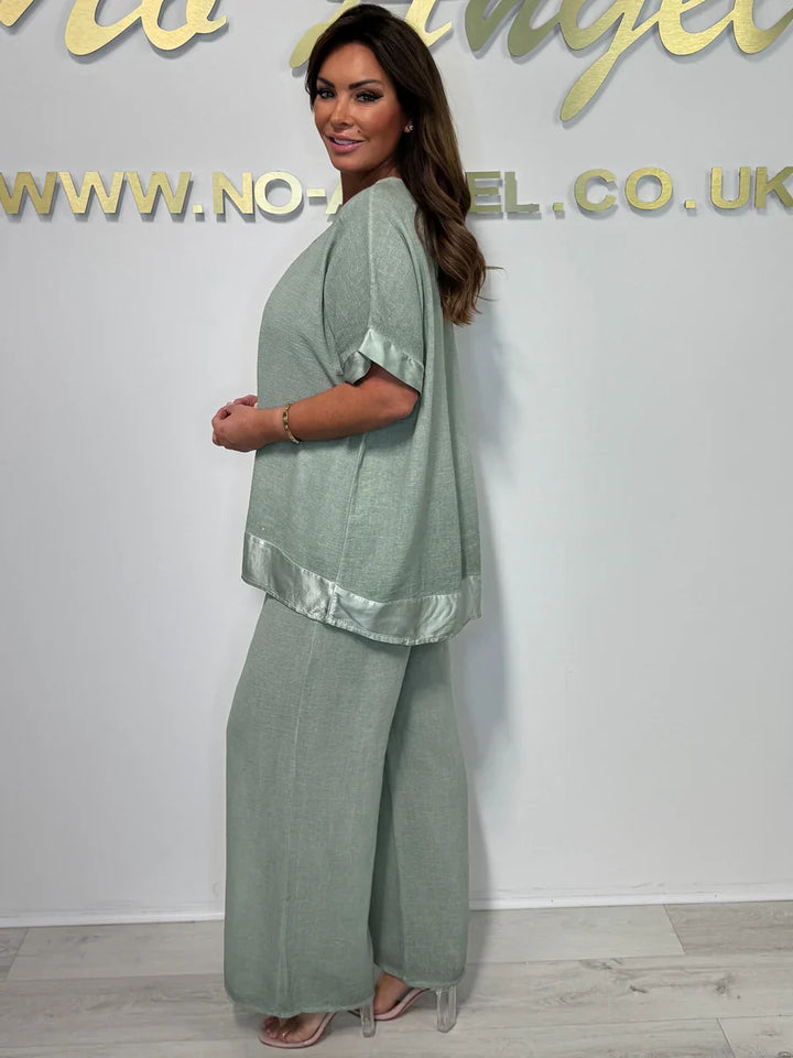 Haliora - Casual and Trendy Women's Set with V-Neck