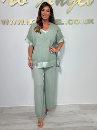 Haliora - Casual and Trendy Women's Set with V-Neck