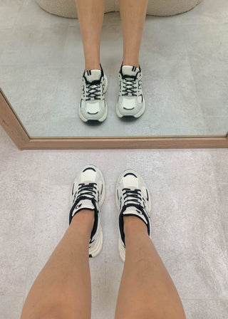 Eglantine - Stylish Women's Sneakers