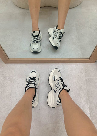 Eglantine - Stylish Women's Sneakers