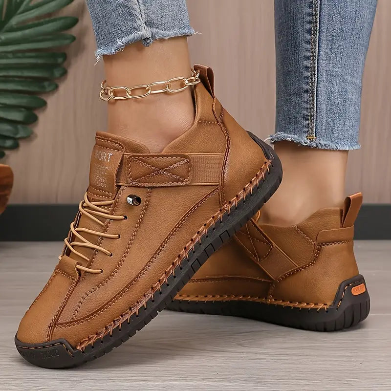 Chrysoline - Cozy and Supportive Sneakers