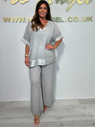 Haliora - Casual and Trendy Women's Set with V-Neck