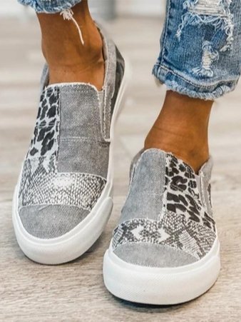 Yana - Stylish Slip-On Shoes Designed for Comfort and Pain Relief